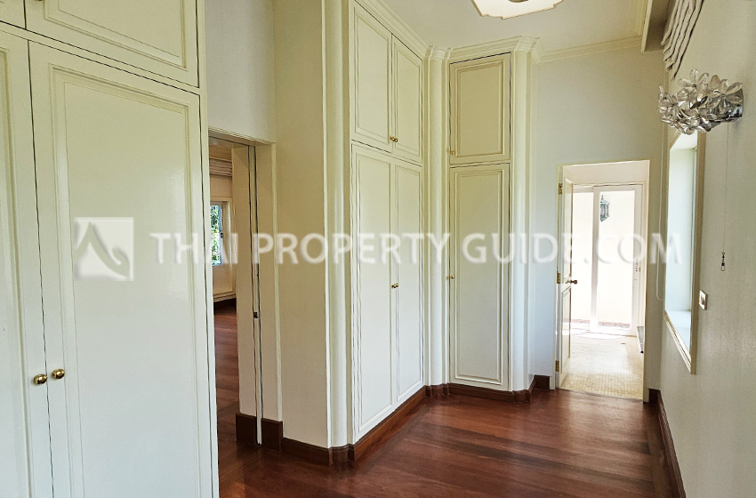 House with Private Pool in Nichada Thani 